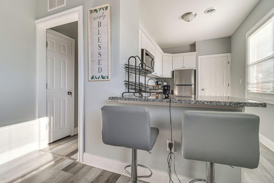Breakfast Bar | Dishware & Flatware