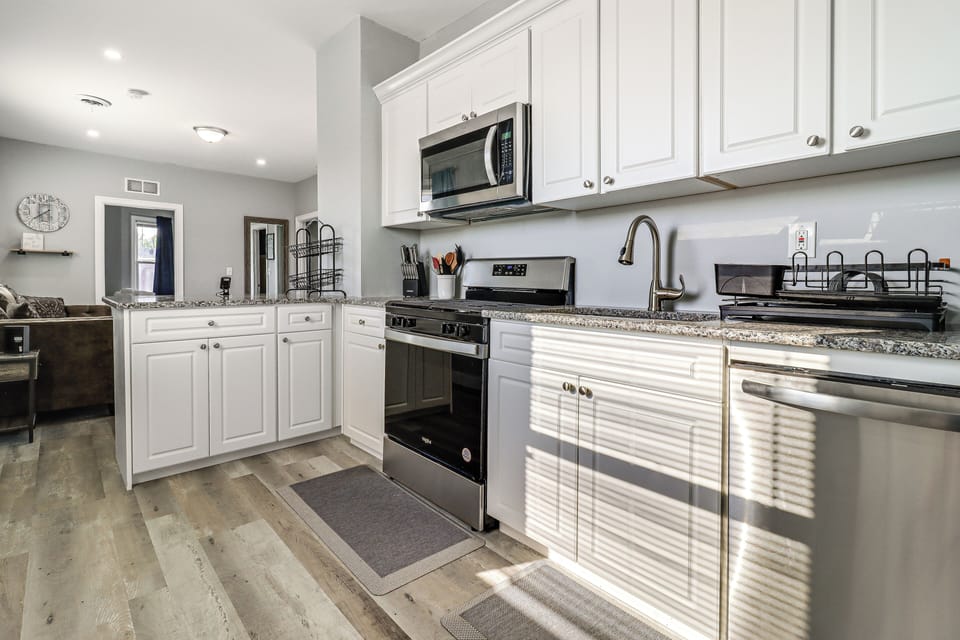 Kitchen | Toaster | Complimentary Spices