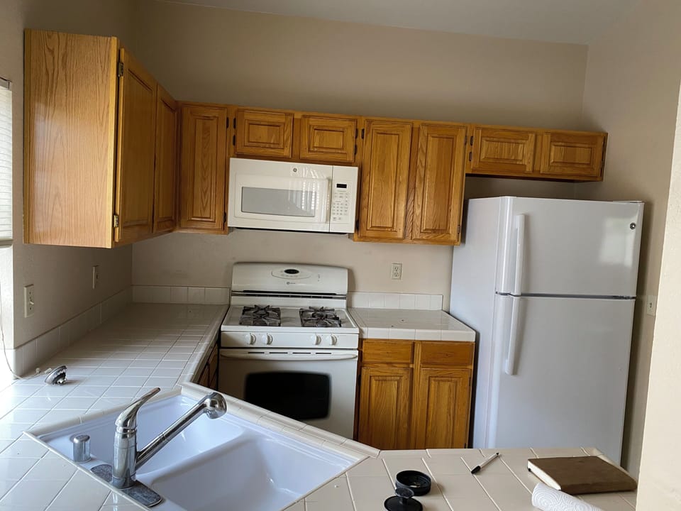Kitchen fully equipped
Dishwasher brand new 