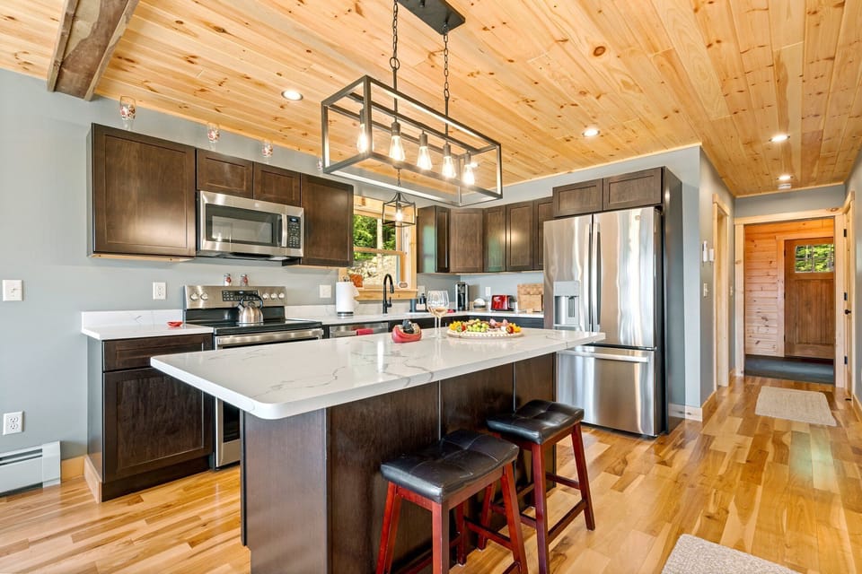 Get ready to cook up a storm with our fully equipped kitchen and top-notch appliances.