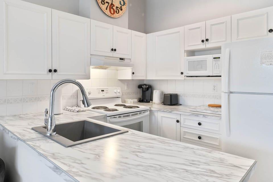 Unit 104A Full Kitchen