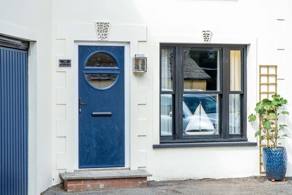 The Cottage - 2 Bedroom Cottage - Tenby (23690)