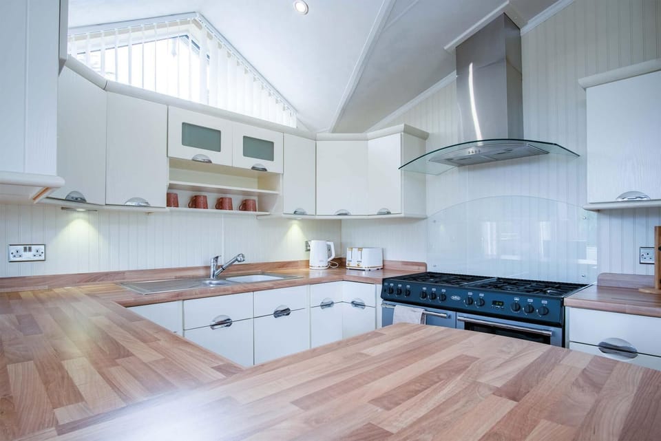 3 Manor Lodge - 2 Bedroom Lodge - Pendine (23799)