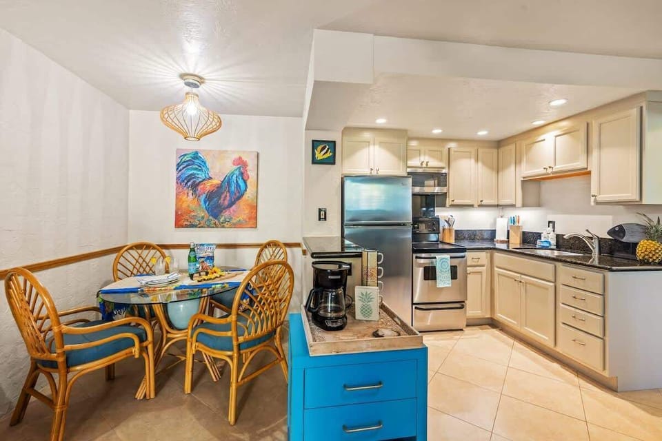 Dining & Kitchen