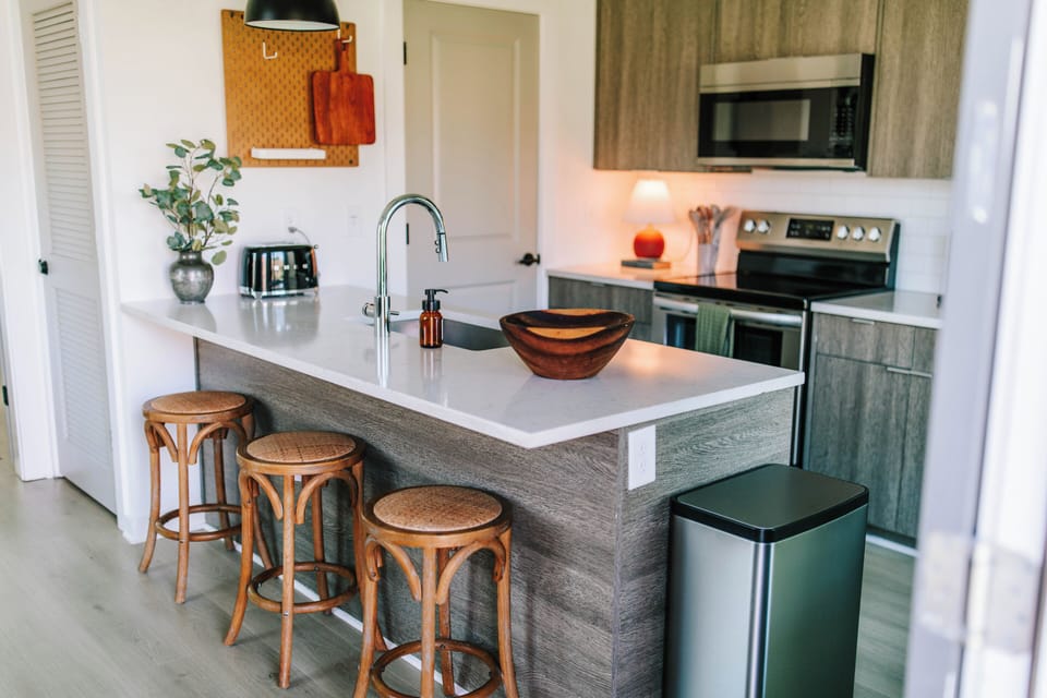 Our kitchen is fully equipped to meet all your cooking needs, whether you're preparing a quick breakfast or a gourmet dinner. Bon appétit!