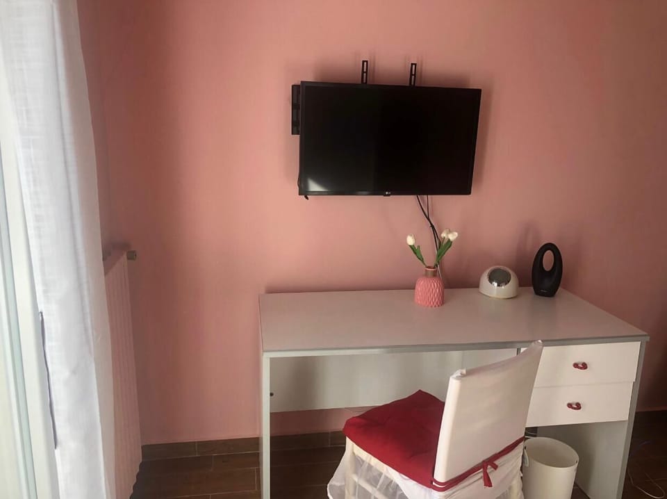 tv schermo piatto stanza tulipani