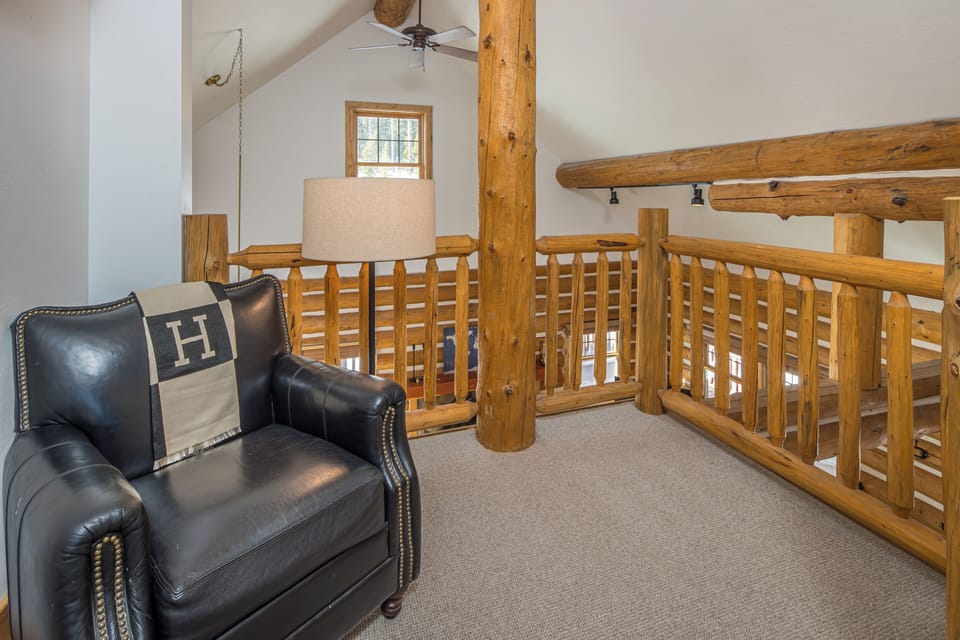 Upstairs loft sitting area