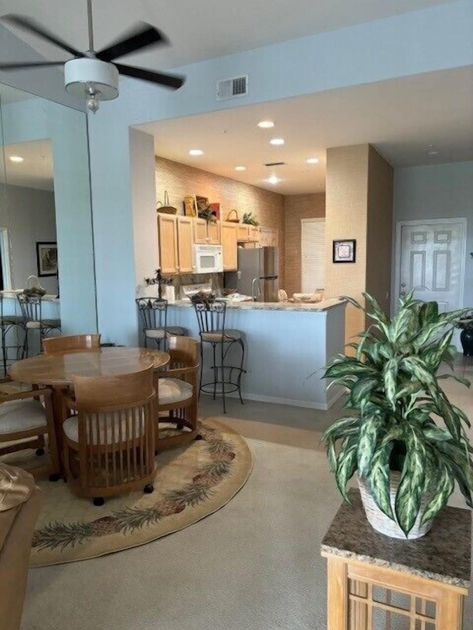 Dining & Kitchen