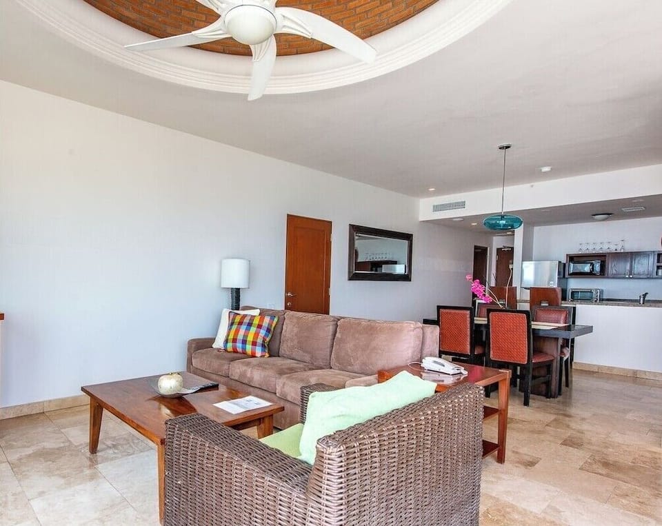 Living Area with King size sofa bed 