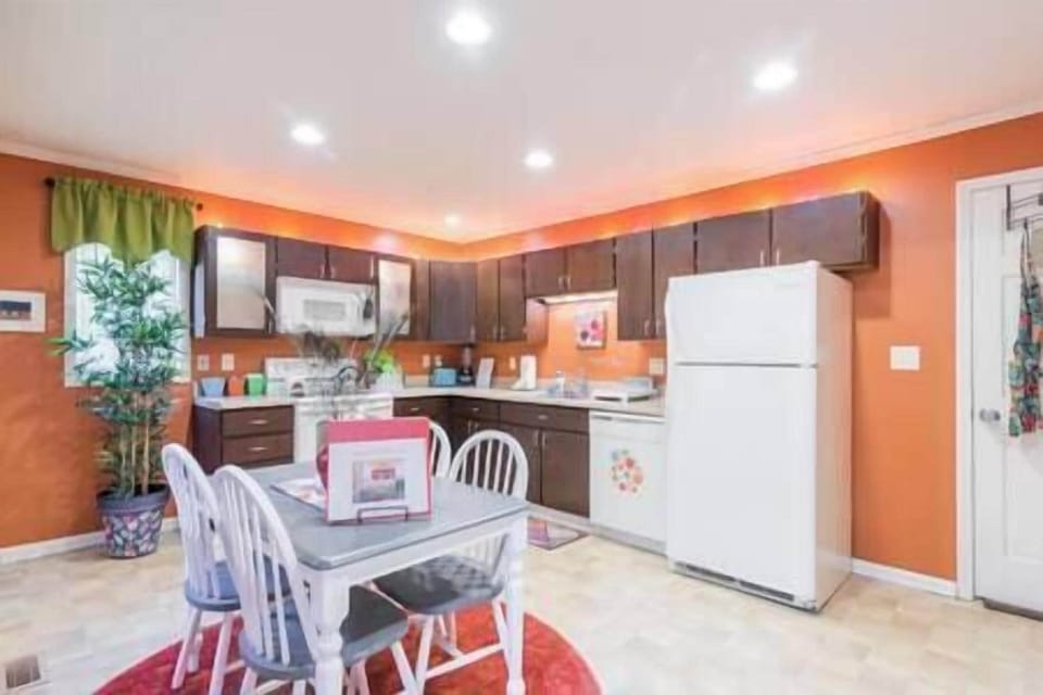Large, eat-in kitchen with everything you need