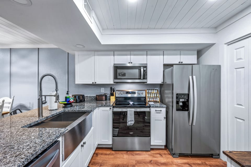Evreything you need to prepare a meal, well stocked kitchen