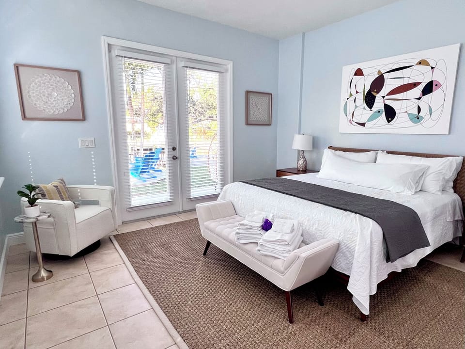 1st floor primary bedroom