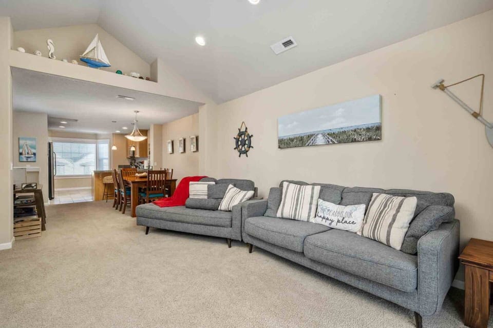 Sea La Vie is very comfy and is perfect for a cozy Oregon Coast day.