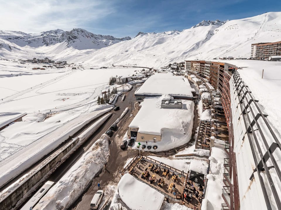 Snow and ski sports