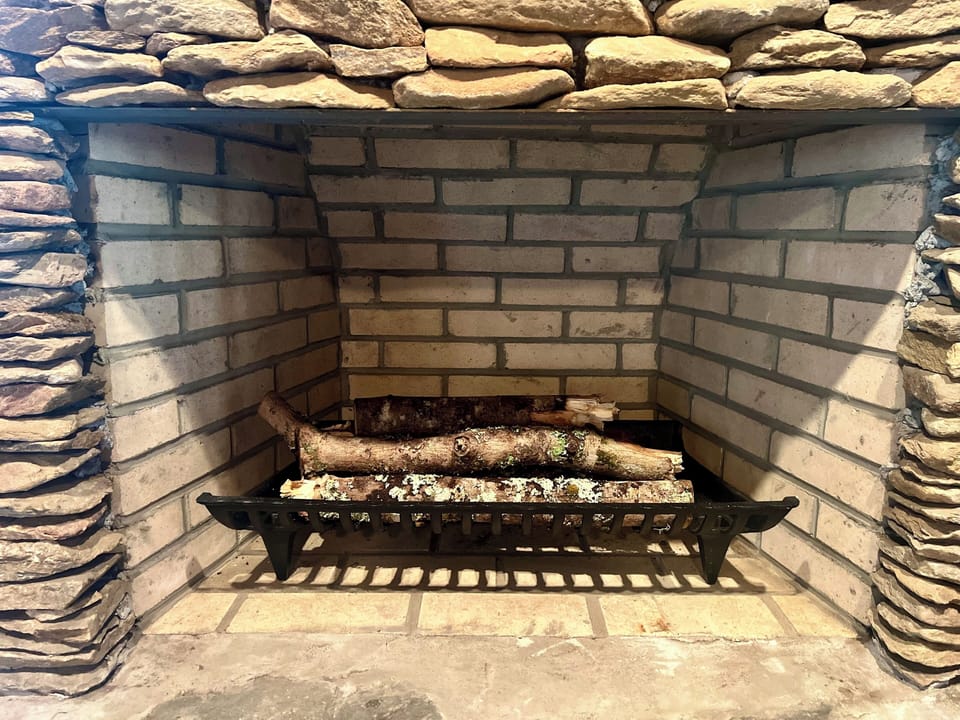 Wood-burning Fireplace!! Wood provided October - March