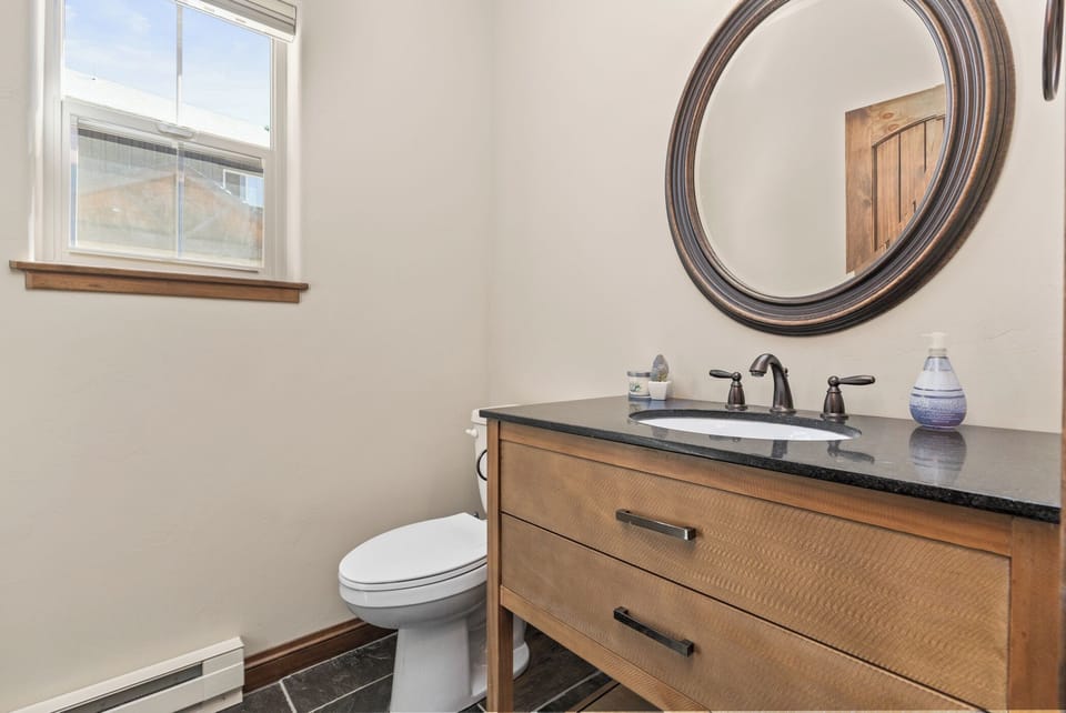 Half Bathroom #4