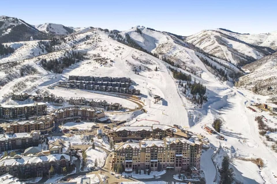 Outdoor views and ski slopes