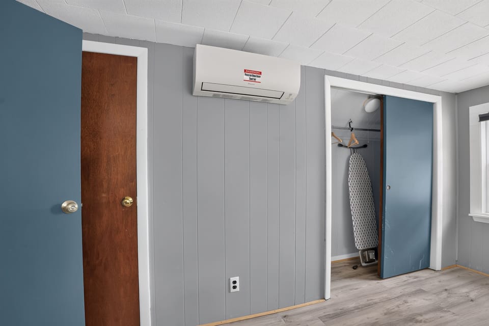 Indoors, Appliance, Mailbox, Door, Air Conditioner