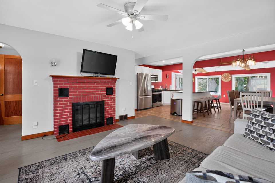 Furniture, Indoors, Living Room, Screen, Fireplace