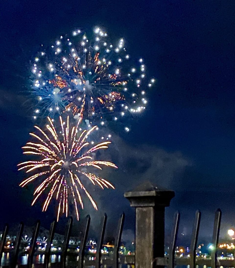 Fourth of July fireworks over the Mississippi River!
