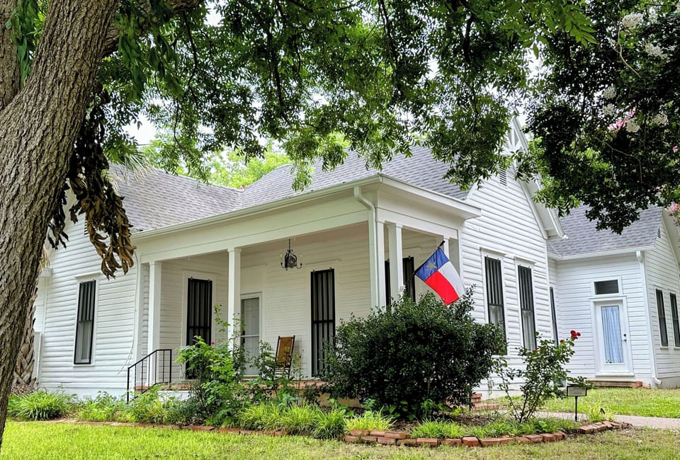 Historic 1895 styling.