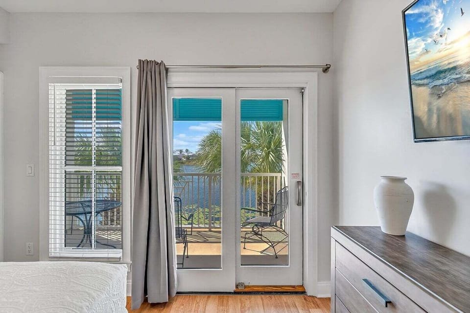 Primary bedroom balcony access