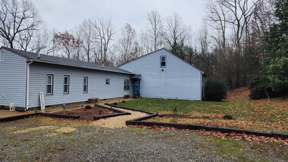 Front walkway and lots of parking on!