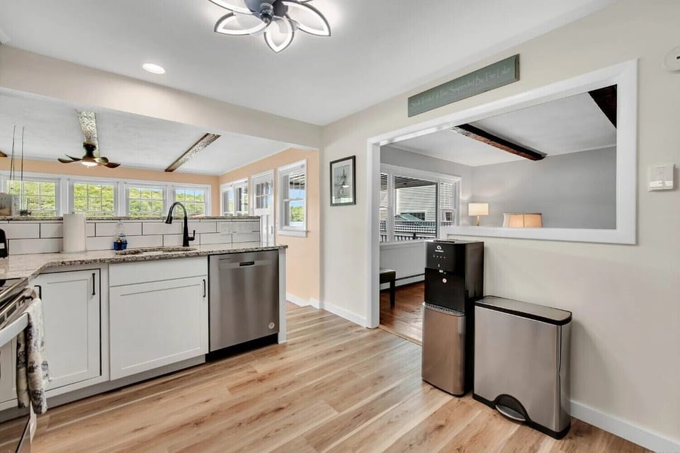 Full kitchen