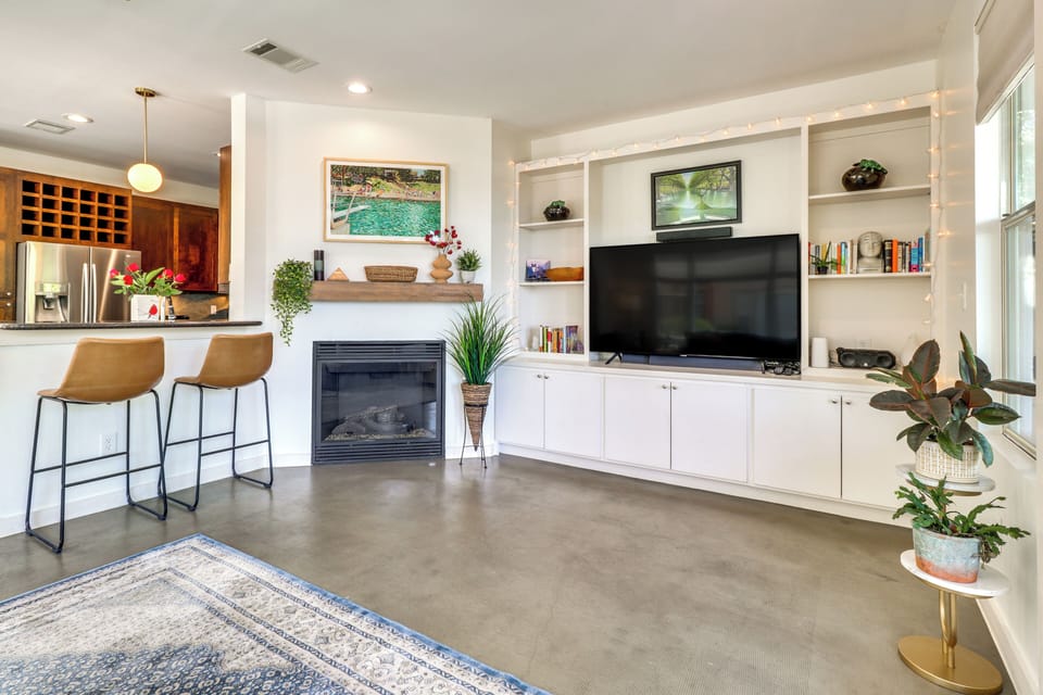 Living Room | 2-Story Townhome | Central A/C & Heating