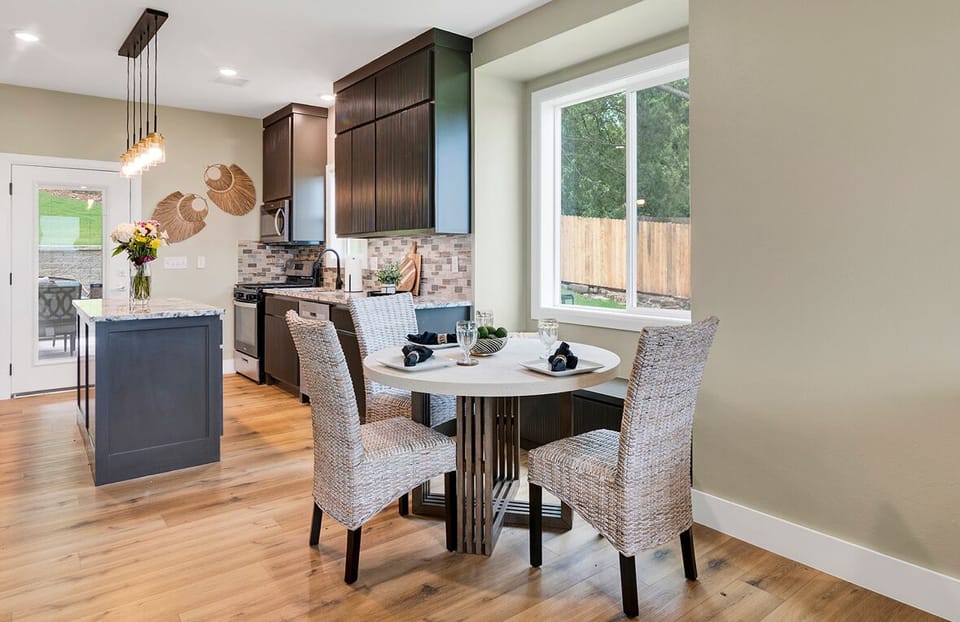 Dining Kitchen Area