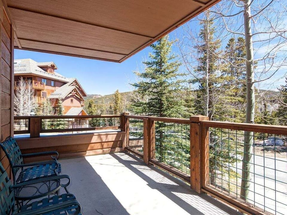 Patio Mountain Thunder Lodge