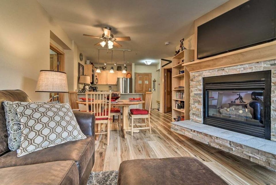 Living room - decor varies