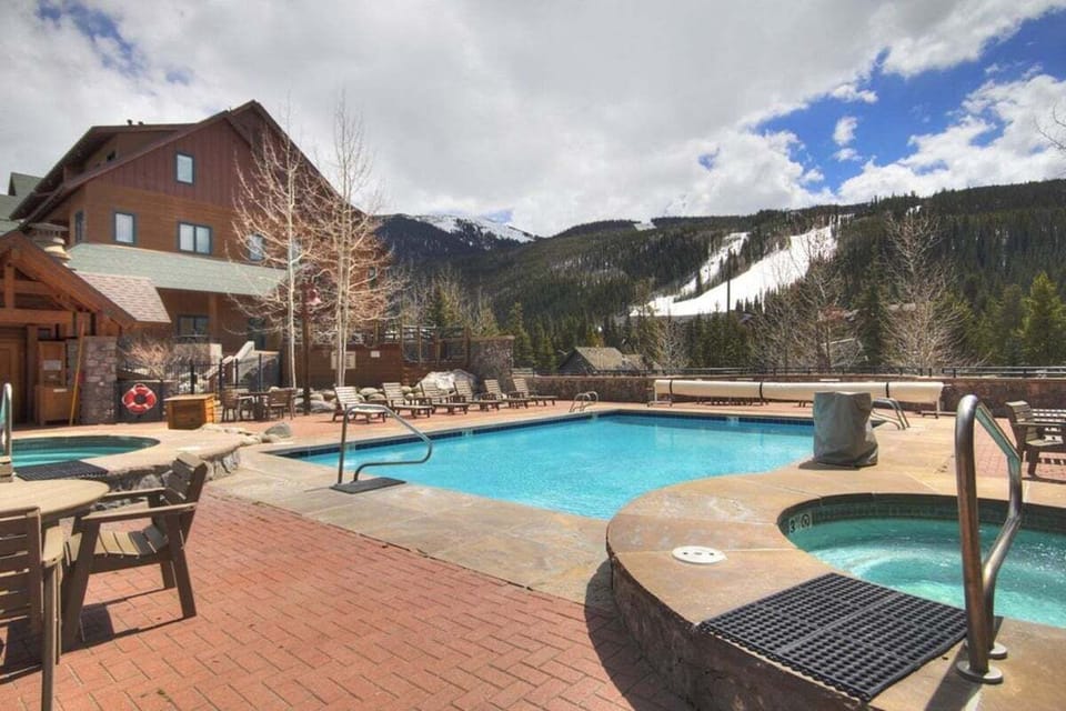 Shared River Run pool