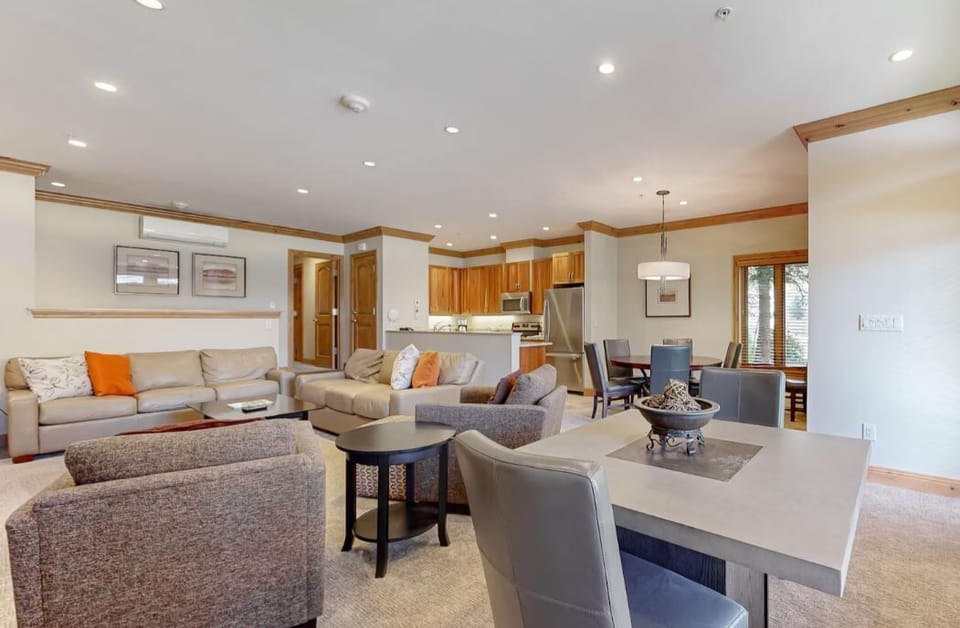 Lion Square Lodge at Lionshead Village