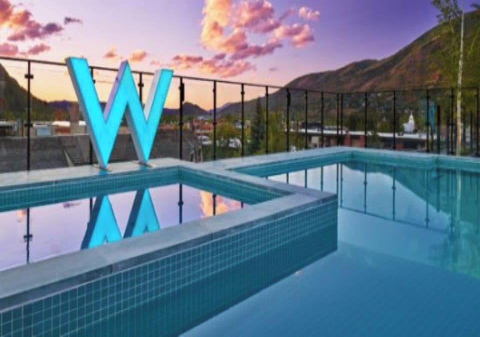 The W Aspen Rooftop Pool