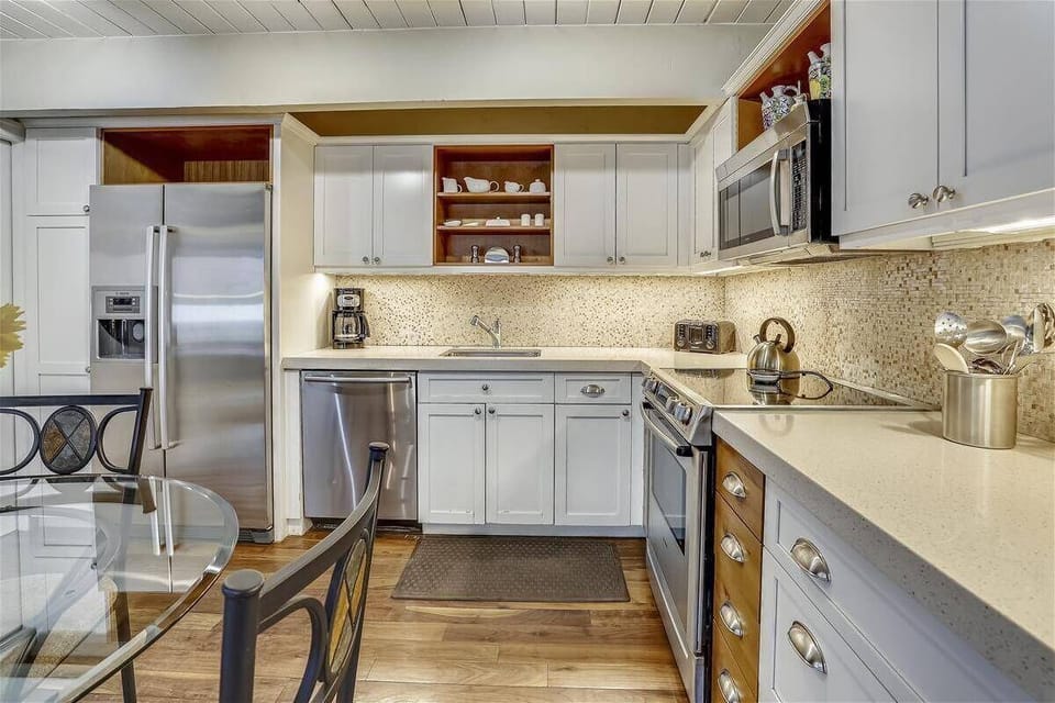 Hardwood floors perfect for easy clean up