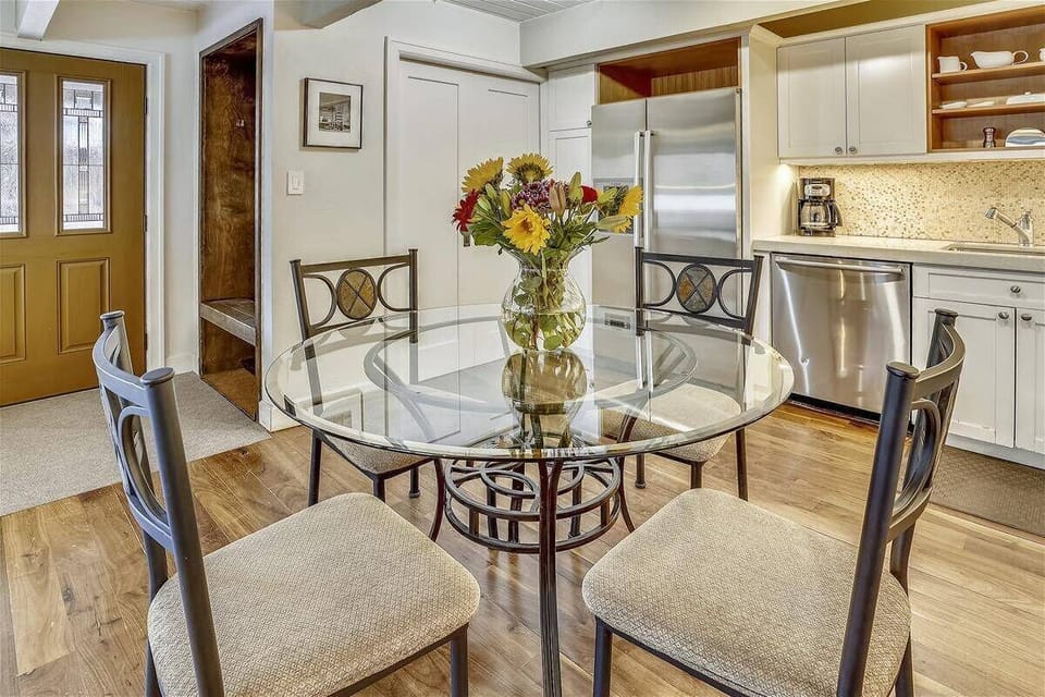 Dining table can seat 5
