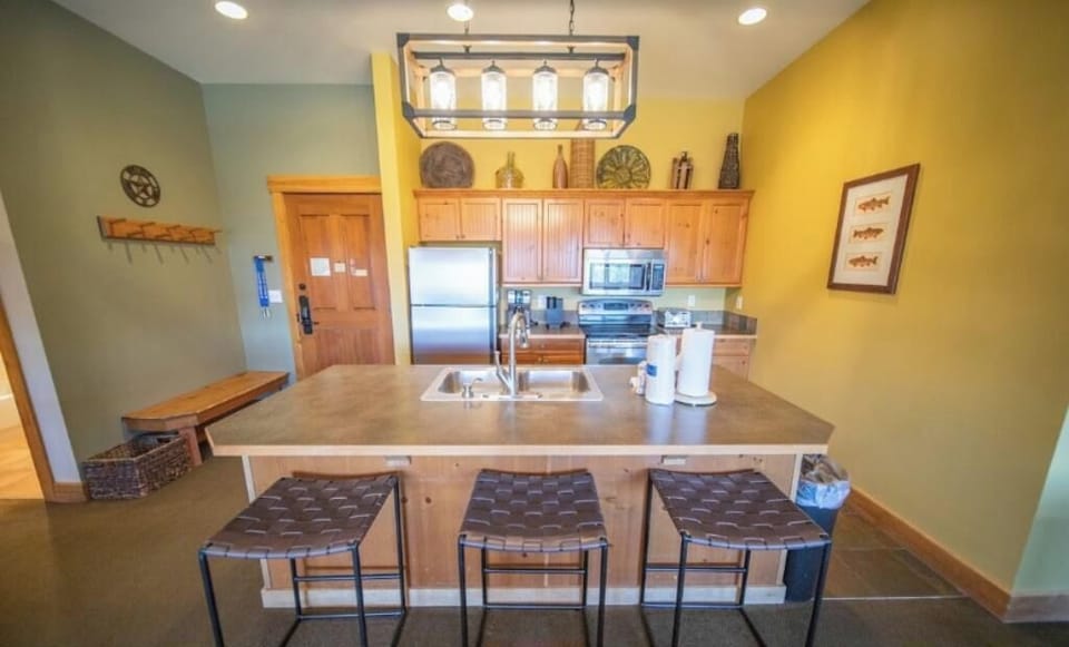 Bar and Kitchen