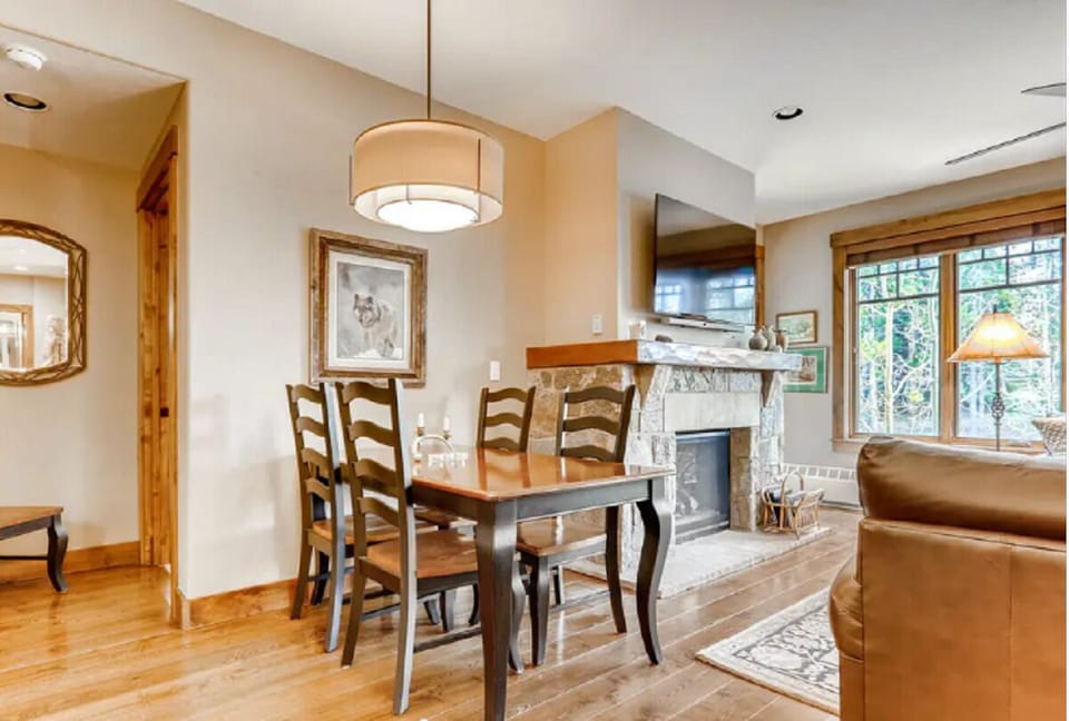 Water House Breckenridge Condominium Dining Area