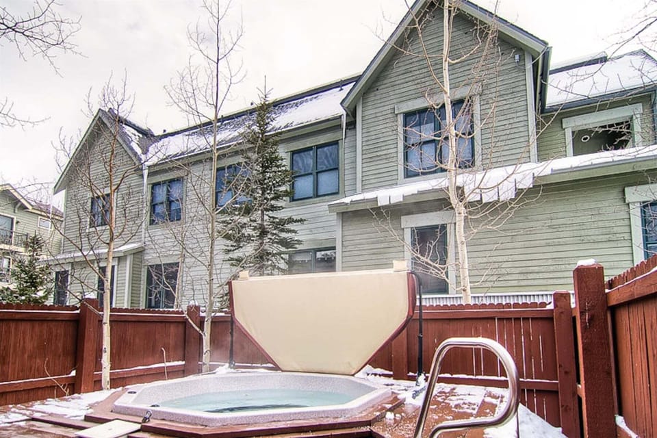 Onsite hot tubs at Main Street Junction