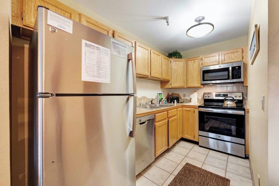 River Mountain Lodge 3 Bedroom Kitchen