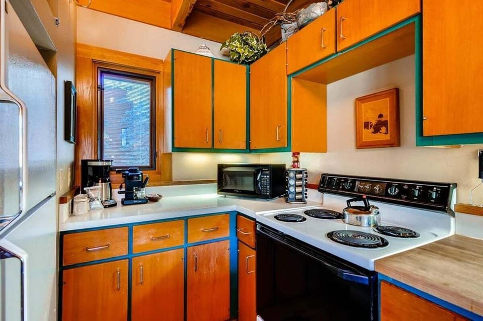 Kitchen - decor varies