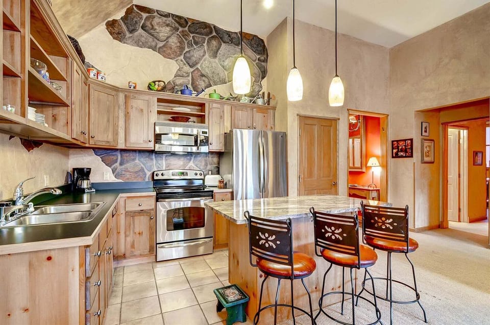 Kitchen decor varies