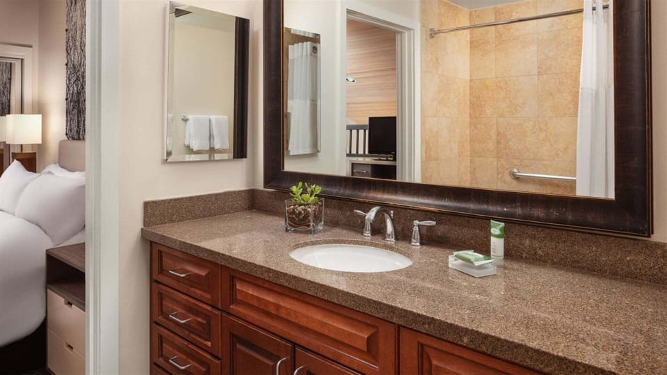 1 bathroom in all 1 bedroom units