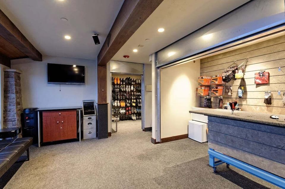 Slope-Side Ski Rentals/Tunes/Storage