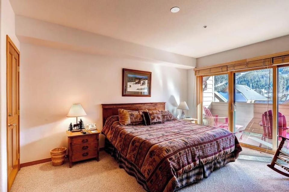 Bedroom 1 - bedding varies