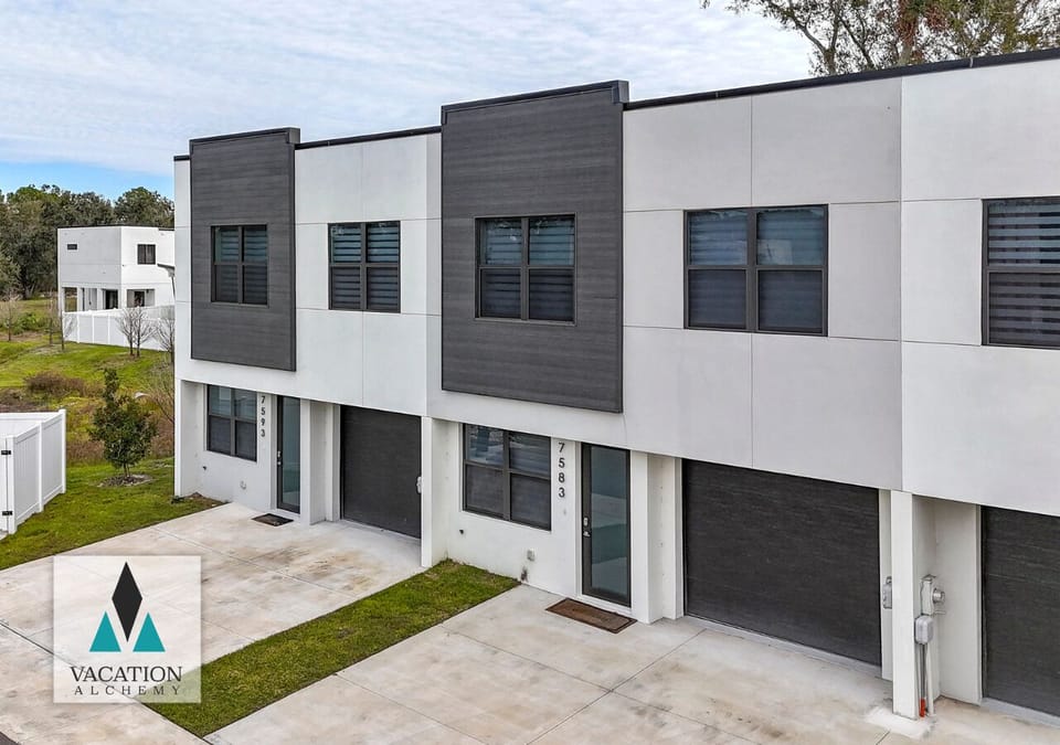 This is 2 TOWNHOMES adjacent to each other near all the best of Tampa!