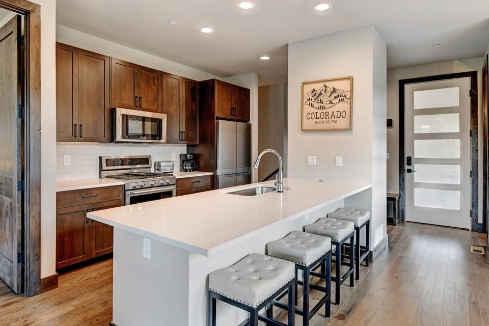Kitchen Area with Island Seating for 4