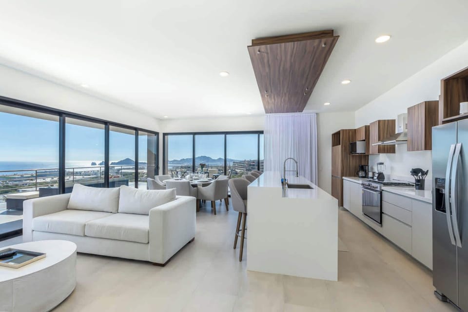 Spacious living room