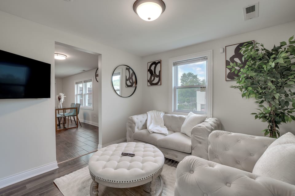 Blue Island Vacation Rental | 3BR | 1BA | Stairs Required | 2,110 Sq Ft